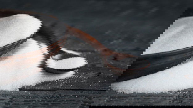 7 Foods To Get Away From Kidney Stones(Nephrolithiasis)! 9 Clay Bowl With White Sea Salt Wooden Spoon Table 94064 1064