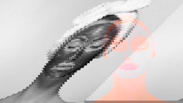 Skincare Tips For Oily Skin- The Ultimate Guide To Understand &Amp; Treat Acne! 2 Front View Woman With Face Mask 23 2148272561 1