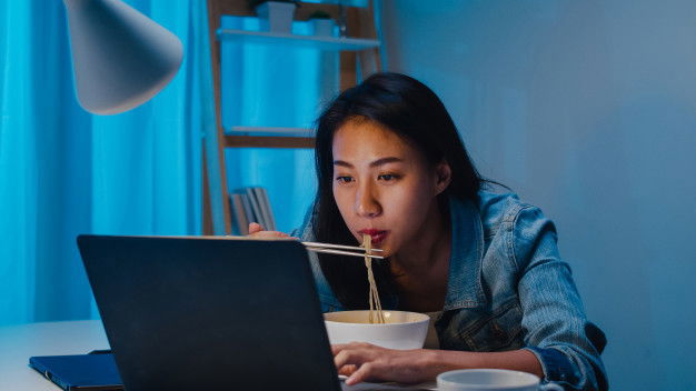 Asia Freelance Smart Business Women Eating Instant Noodles While Working Laptop Living Room Home Night Happy Young Asian Girl Sitting Desk Work Overtime Enjoy Relax Time 7861 2453