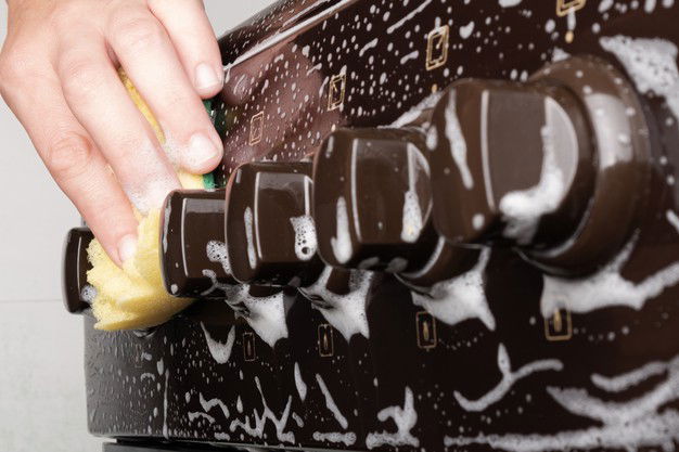 How To Clean Gas Stove Guide 7 Cleaning Kitchen Surface Cleaning Gas Stove Cleaning With Foam Washcloth Household Kitchen Appliances 118478 905