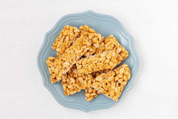 Peanut Indian Chikki Kozinaki Plate White Background 158417 580