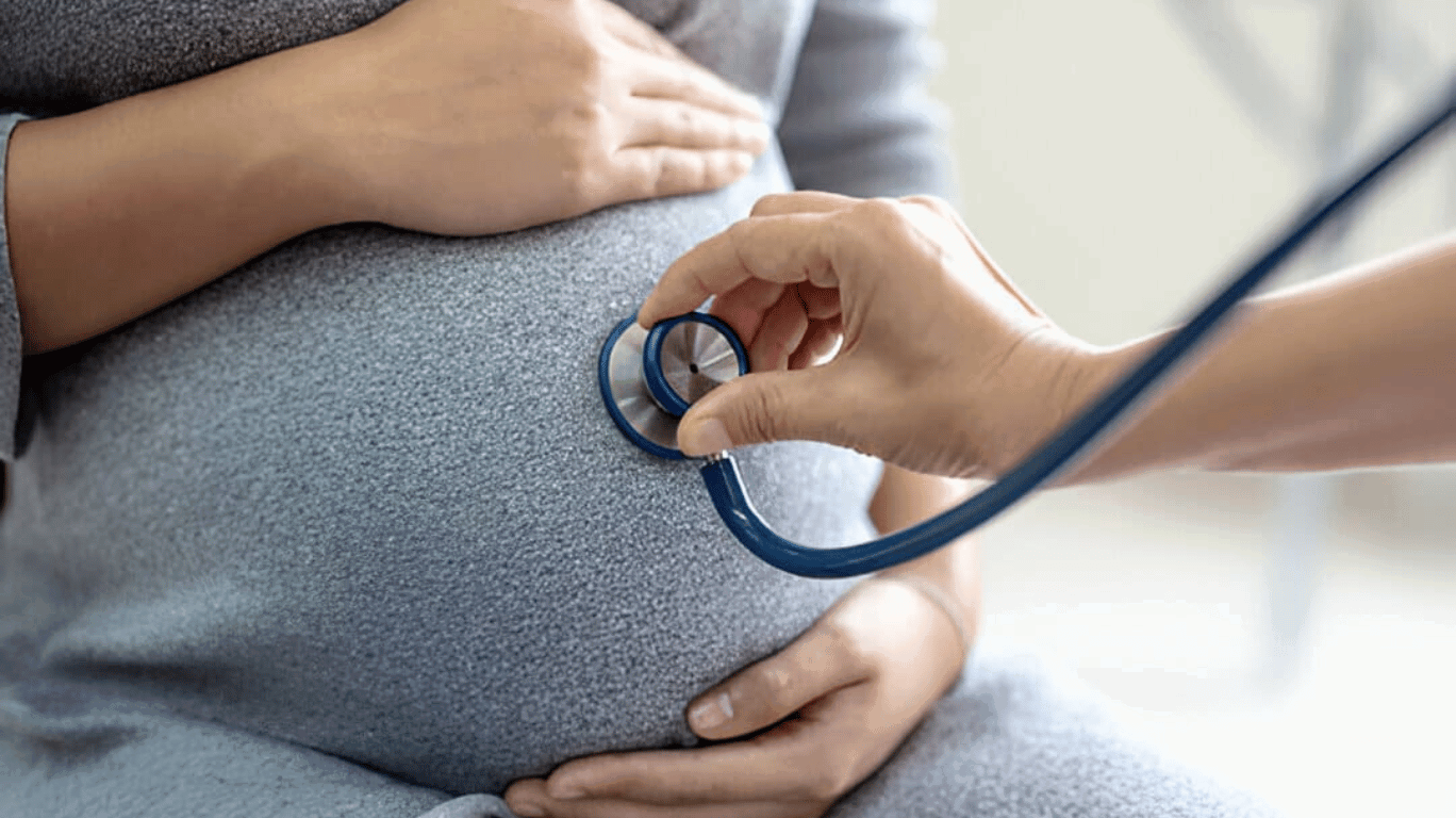 Why Pregnant Women Should Include Black Dates In Their Diet