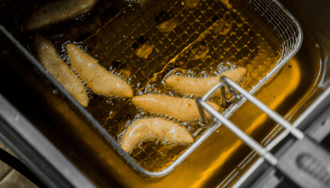 दिव्यात वापरण्यात येणाऱ्या तेलाचे ६ प्रकार आणि त्याचे आध्यात्मिक व आरोग्यदायक फायदे