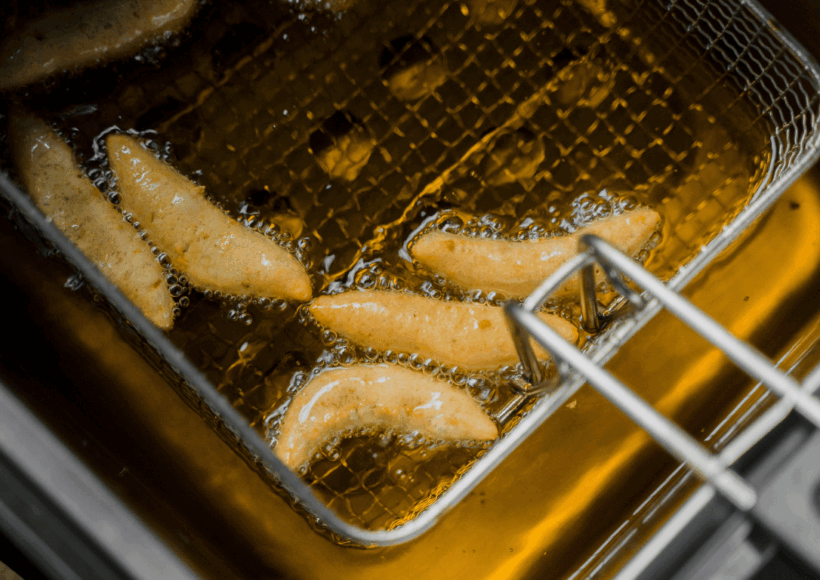 लाकडी घाण्याचं तेल (Marachekku तेल) कसं मिळतं? 4 लाकडी घाण्यातून काढलेले तिळाचे कोल्ड प्रेस्ड तेल